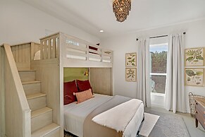 Gorgeous Home With Hot Tub 5min From the River