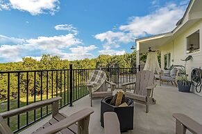 Gorgeous Home With Hot Tub 5min From the River