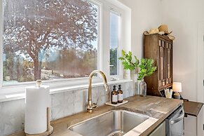 Gorgeous Home With Hot Tub 5min From the River