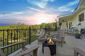 Gorgeous Home With Hot Tub 5min From the River