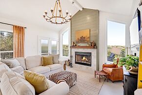 Gorgeous Home With Hot Tub 5min From the River