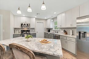 Luxury Home Just 5 min From Main St