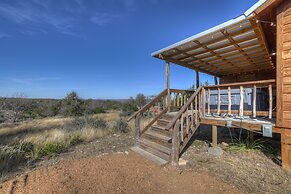 Mesquite Cabin With Hot Tub & Hill Country Views