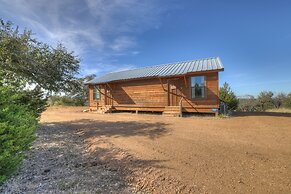 Mesquite Cabin With Hot Tub & Hill Country Views