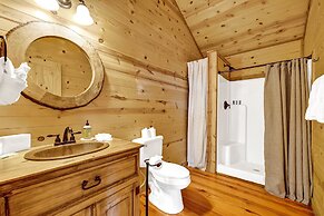 Mesquite Cabin With Hot Tub & Hill Country Views