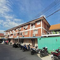 Haad Rin Village Fullmoon