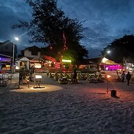 Haad Rin Village Fullmoon