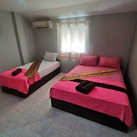 Haad Rin Village Fullmoon