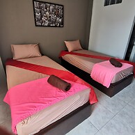 Haad Rin Village Fullmoon