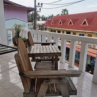 Haad Rin Village Fullmoon