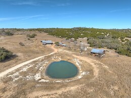 Ohana Ranch Cabin - 12 Minutes to Historic Main St