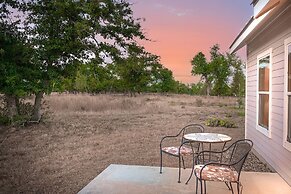 Luxury Cottage With Views Fireplace & Grill!