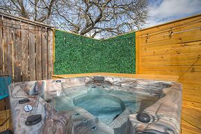 Luxury Modern Home With Hot tub Deck & Firepit!