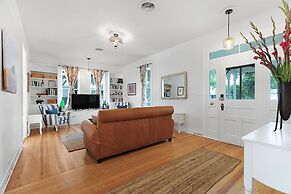 Stunning Home With Hot Tub & Grill Just 2 Blks From Main St!