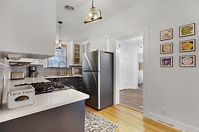 Stunning Home With Hot Tub & Grill Just 2 Blks From Main St!