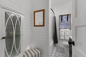 Stunning Home With Hot Tub & Grill Just 2 Blks From Main St!