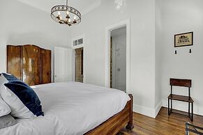 New! Luxurious Home With Wine Cellar & Firepit!