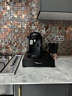 Luxurious two Bedrooms Apartment Slough