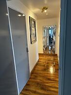 Luxurious two Bedrooms Apartment Slough