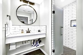 Olive St Ranch With Hottub-grill and Party Barn