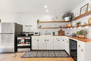 Luxury Home With Fire Pit & Hill Country Views