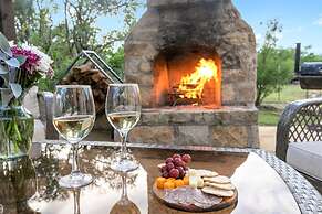 Luxury Home With Fire Pit & Hill Country Views