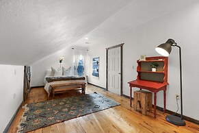 Luxury Home With Fire Pit & Hill Country Views