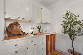 Luxury Home With Fire Pit & Hill Country Views