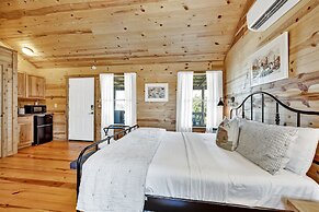 Rocky Ridge Cedar Cabin With Hot Tub & Amazing Views
