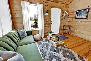 Rocky Ridge Cedar Cabin With Hot Tub & Amazing Views