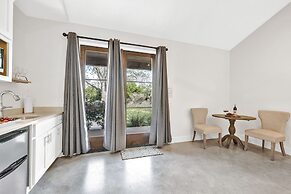 Schubert Inn Suite A With Pool-grill - 2blks to Main