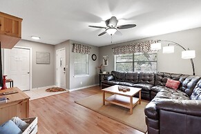 Stylish Home - Lrg Yard With Games Grill & Hot Tub