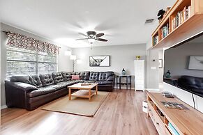 Stylish Home - Lrg Yard With Games Grill & Hot Tub