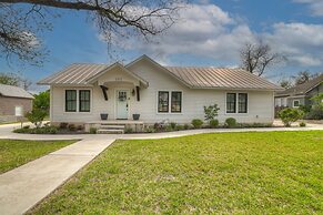 Schubert Inn-main With Pool and Grill - 2blks to Main