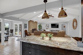 Candlelight Cove W/firepit