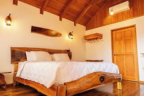 Natural Green Lodge