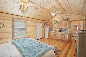 Charming Casita Right on Main St