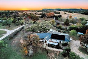 Casa Bonita: Scenic Hill Country Views!