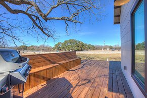 Luxury Cabin-right Across From Albert Dance Hall!