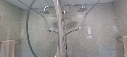 Frontview Cottage - Sleeps 6