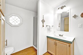 Canyon Lake Grill and Firepit Walk to Lake