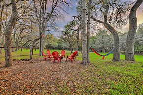 Canyon Lake Grill and Firepit Walk to Lake
