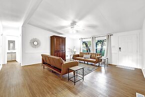 Canyon Lake Grill and Firepit Walk to Lake