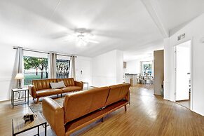 Canyon Lake Grill and Firepit Walk to Lake