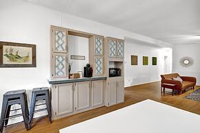 Canyon Lake Grill and Firepit Walk to Lake