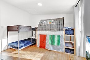 Canyon Lake Grill and Firepit Walk to Lake