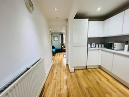 Overbury Lodge, Birmingham With Free Parking