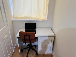 Overbury Lodge, Birmingham With Free Parking