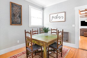 Blue Haus Hot Tub-fire Pit-game Room Walk to Main