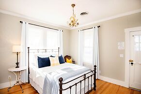 Blue Haus Hot Tub-fire Pit-game Room Walk to Main